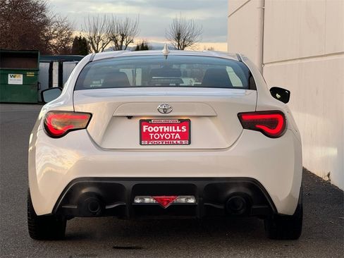 Used 2019 Toyota 86 image 6