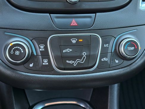 Used 2018 Chevrolet Malibu LT w/ Leather Package image 28