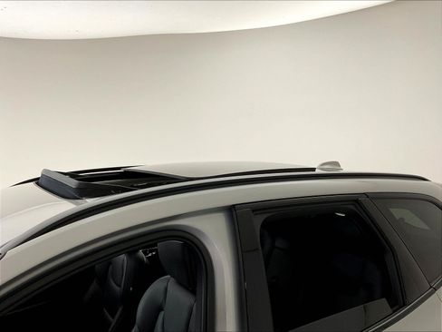 Used 2023 Volvo XC60 B5 Ultimate w/ Climate Package AWD/4WD image 40