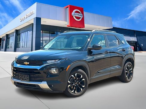 Used 2022 Chevrolet TrailBlazer LT FWD image 1