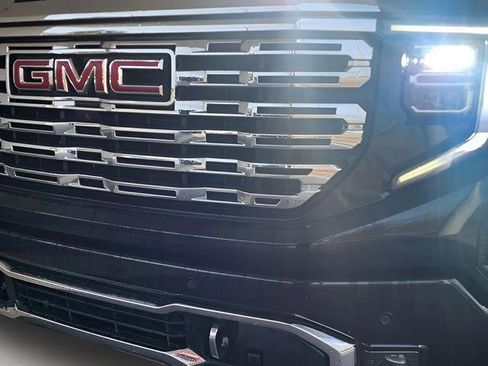 Used 2023 GMC Sierra 1500 Denali image 2