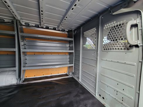 Used 2020 Nissan NV 1500 SV image 39