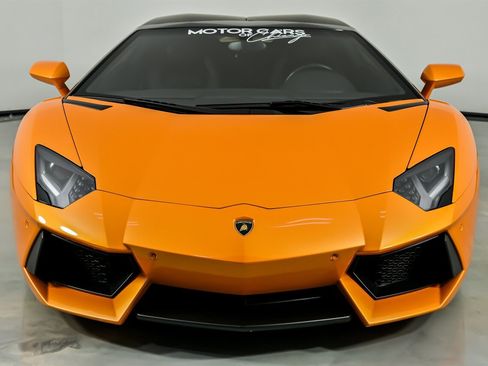 Used 2016 Lamborghini Aventador LP 700-4 image 4