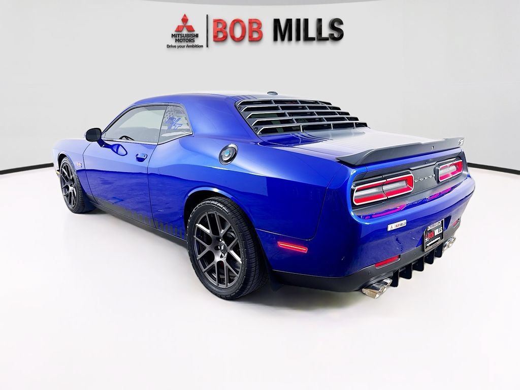 Used 2018 Dodge Challenger R/T RWD image 5