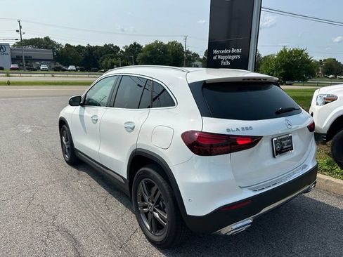 New 2026 Mercedes-Benz GLA 250 4MATIC image 3
