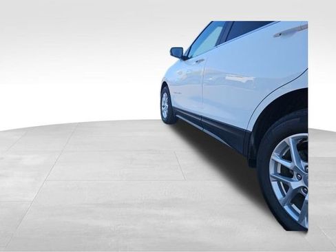 Used 2023 Chevrolet Equinox LT FWD image 13