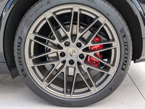 New 2026 Porsche Macan Turbo Electric AWD/4WD image 30