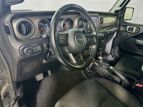 Used 2021 Jeep Wrangler Unlimited Sport image 9