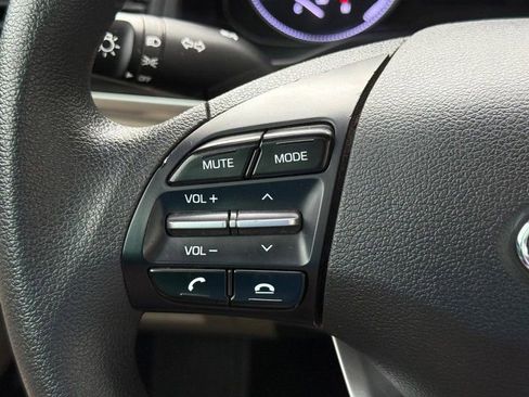 Used 2020 Hyundai Elantra SE FWD image 20