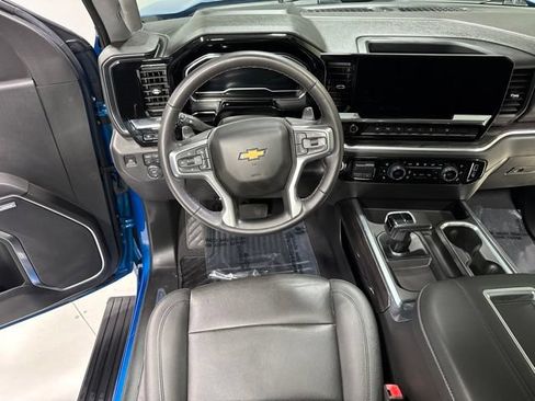 Used 2022 Chevrolet Silverado 1500 LTZ w/ LTZ Premium Package AWD/4WD image 18