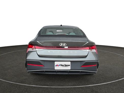 Used 2024 Hyundai Elantra SEL image 5