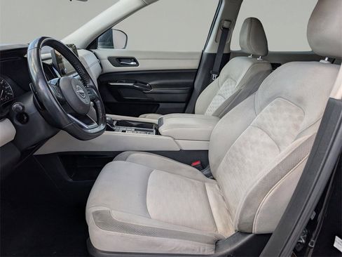 Used 2022 Nissan Pathfinder SV image 18
