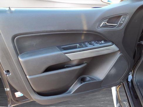 Used 2020 Chevrolet Colorado LT w/ LT Convenience Package image 12