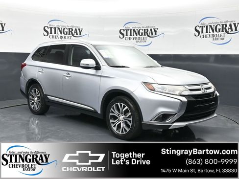 Used 2017 Mitsubishi Outlander ES FWD image 1