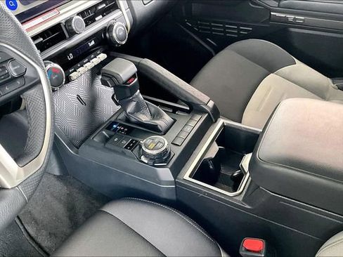 Used 2025 Toyota Tacoma TRD Off-Road AWD/4WD image 15