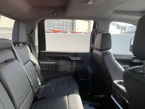 Used 2024 GMC Sierra 2500 SLT w/ SLT Premium Package AWD/4WD image 8