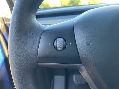 Used 2021 Tesla Model Y Long Range image 26