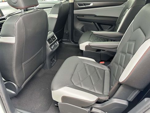 New 2026 Volkswagen Atlas Peak Edition AWD/4WD image 10