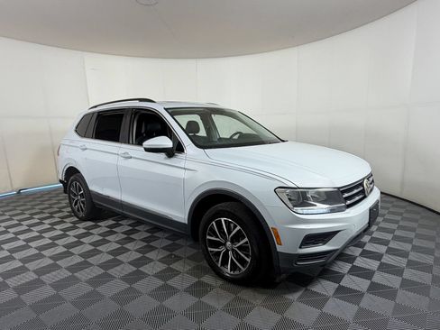 Used 2018 Volkswagen Tiguan SE AWD/4WD image 1