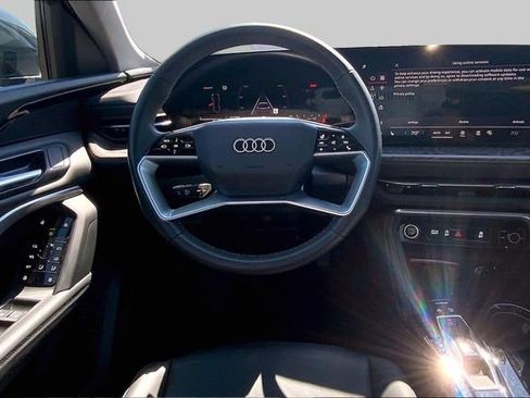 Used 2025 Audi Q5 Premium w/ Convenience Package AWD/4WD image 5