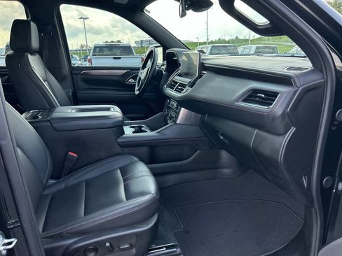 Used 2024 Chevrolet Suburban RST w/ Luxury Package AWD/4WD image 14