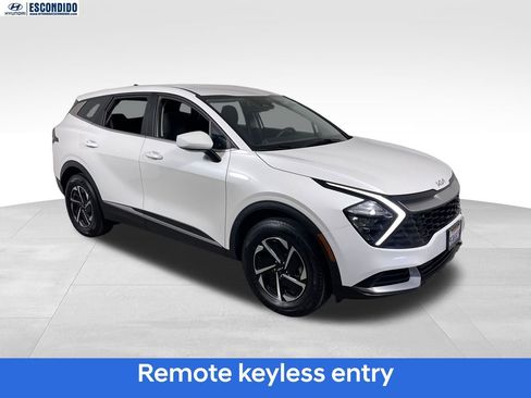Used 2023 Kia Sportage LX AWD/4WD image 7