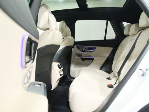 Certified 2023 Mercedes-Benz GLC 300 4MATIC image 30