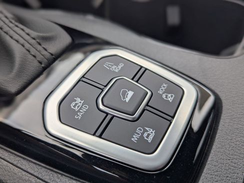 New 2026 Nissan Frontier SV AWD/4WD image 27