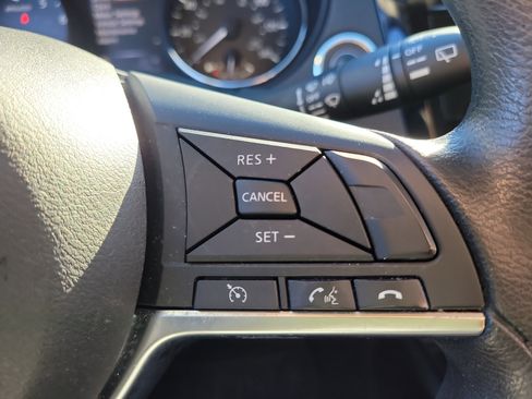 Used 2018 Nissan Rogue Sport SV image 30