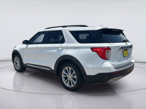 Certified 2024 Ford Explorer XLT w/ Equipment Group 202A RWD image 4
