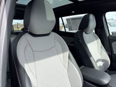 New 2026 Volkswagen Tiguan SE R-Line FWD image 24