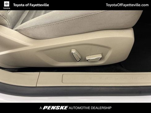 Used 2018 Ford Fusion SE image 7