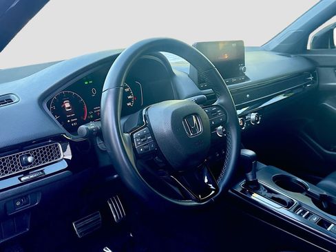 Used 2025 Honda Civic Sport image 9