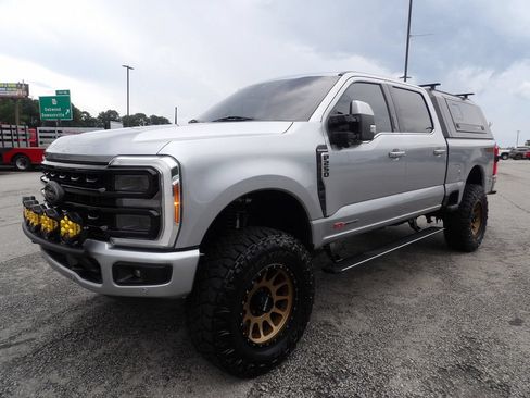 Used 2023 Ford F250 Platinum w/ Tremor Off-Road Package AWD/4WD image 3