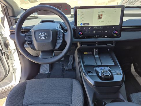 Used 2026 Toyota bZ AWD/4WD image 18