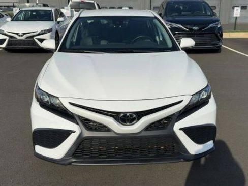 Used 2023 Toyota Camry SE image 12