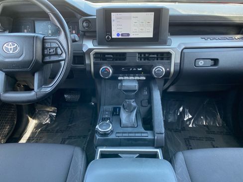 Certified 2024 Toyota Tacoma SR5 AWD/4WD image 11