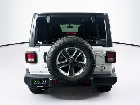 Used 2020 Jeep Wrangler Unlimited Sahara AWD/4WD image 7