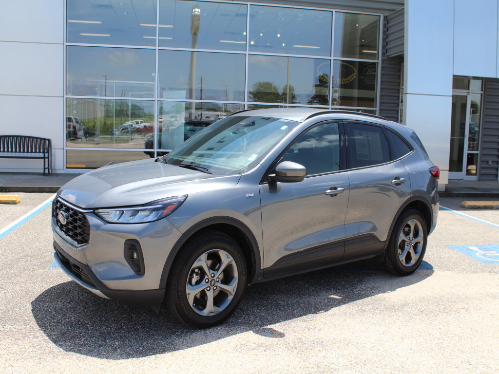 Used 2025 Ford Escape ST-Line Select AWD/4WD image 2