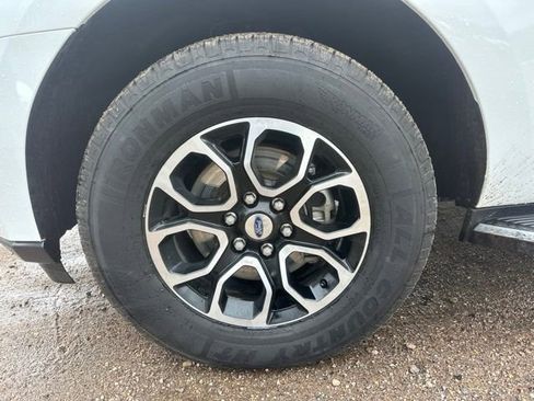 Used 2023 Ford Expedition XLT AWD/4WD image 10