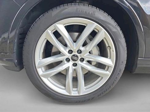 Used 2025 Audi Q7 3.0T Premium Plus w/ Premium Plus Package image 8