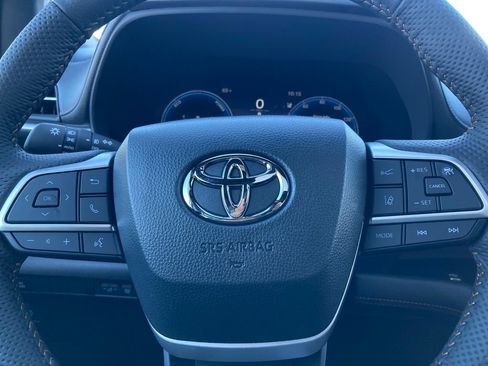 New 2026 Toyota Sienna XLE Woodland Edition AWD/4WD image 20