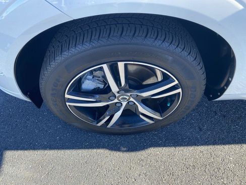 Used 2018 Volvo XC60 T6 R-Design w/ Convenience Package image 10