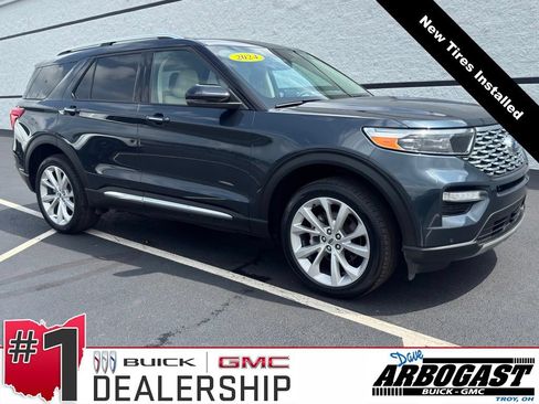 Used 2024 Ford Explorer Platinum w/ Technology Package AWD/4WD image 1