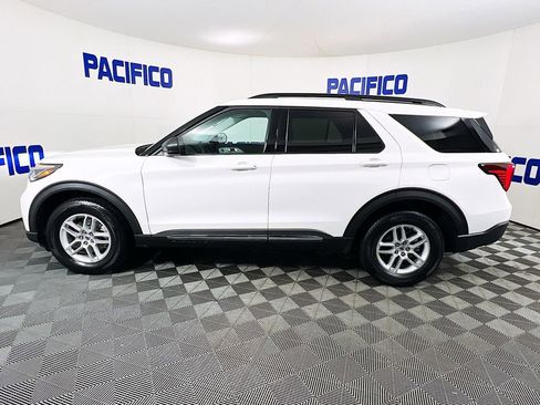 Used 2025 Ford Explorer Active image 5