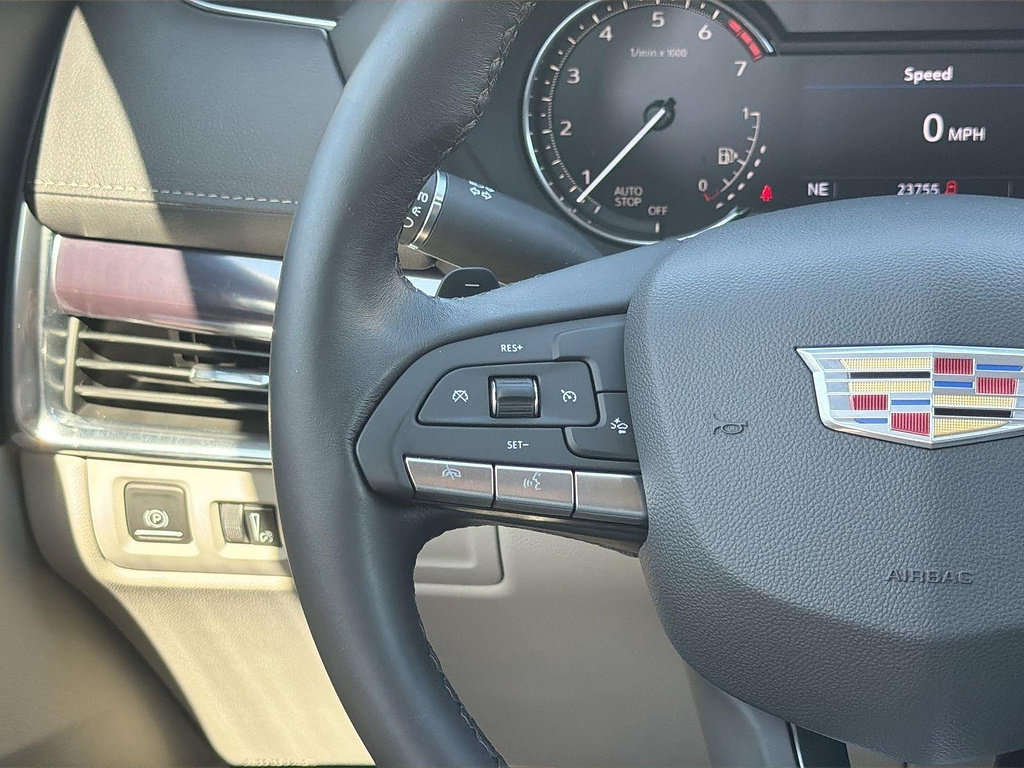 Certified 2023 Cadillac XT4 Luxury FWD image 8