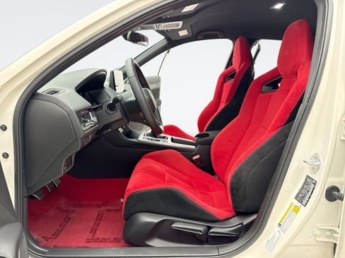 Used 2024 Honda Civic Type R image 11