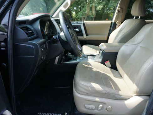 Used 2016 Toyota 4Runner Limited AWD/4WD image 23