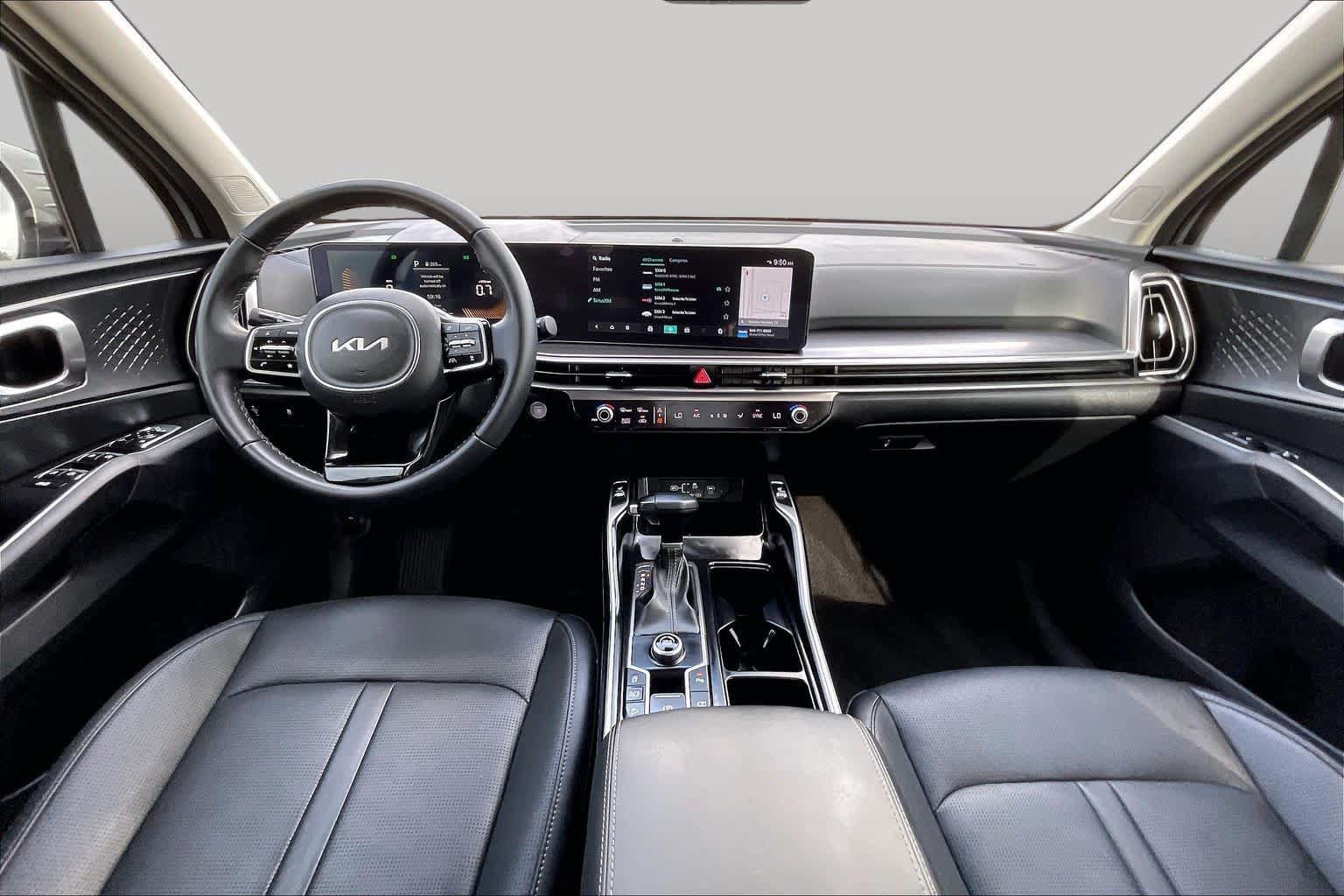 Used 2025 Kia Sorento S w/ Panoramic Sunroof Package FWD image 16
