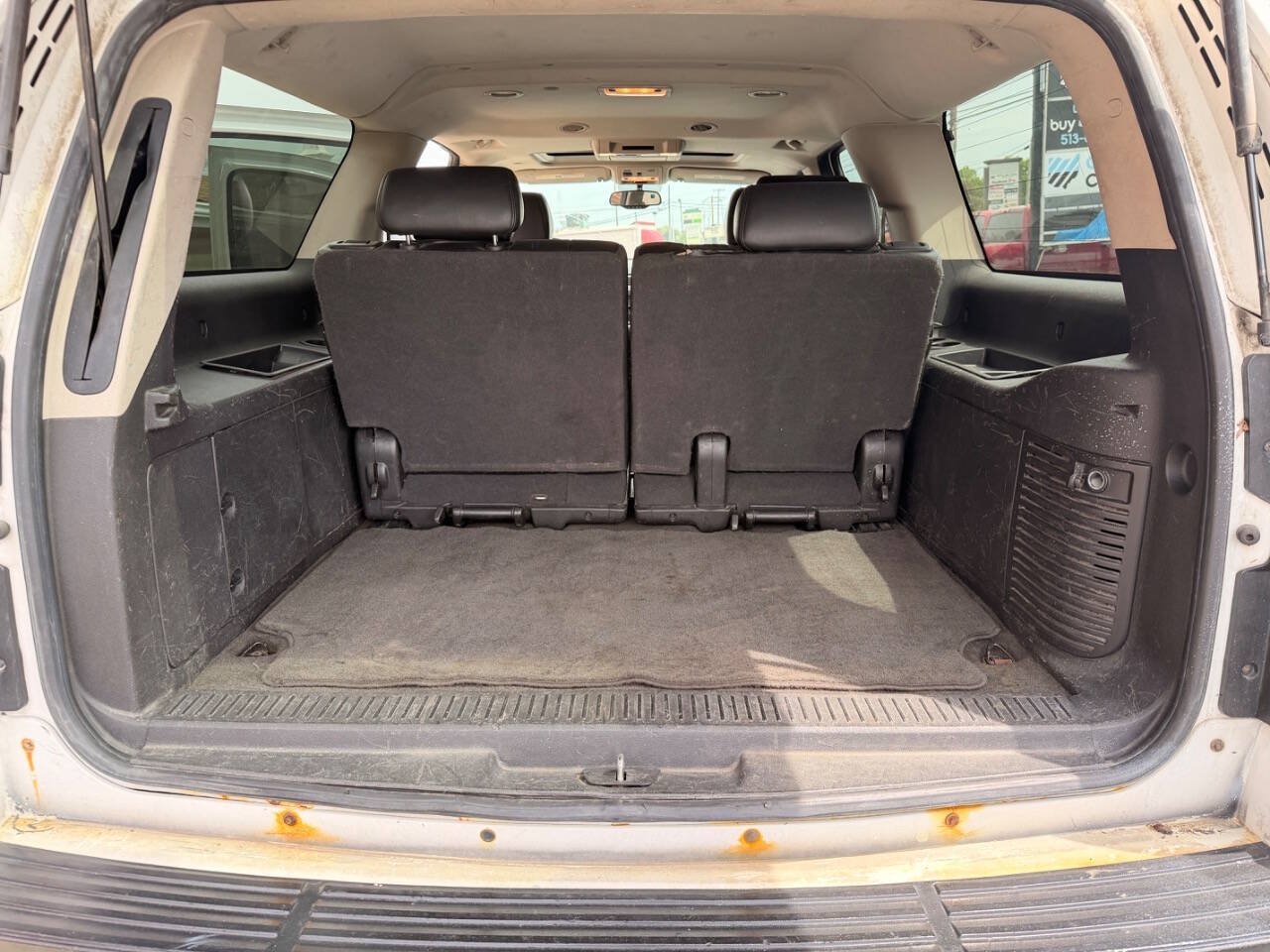 Used 2007 Chevrolet Suburban LT w/ LT Preferred Equipment Group AWD/4WD image 16